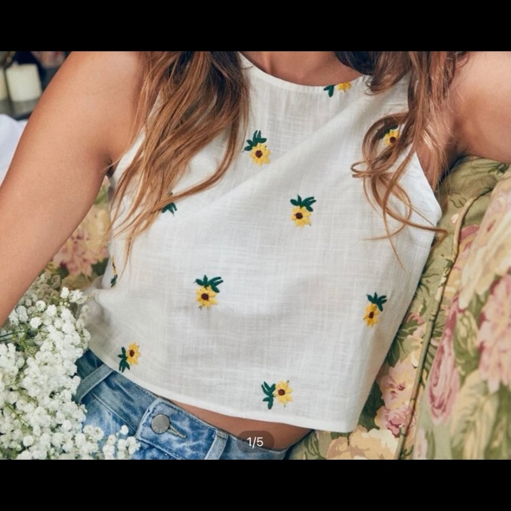 Flower embroidery tank top